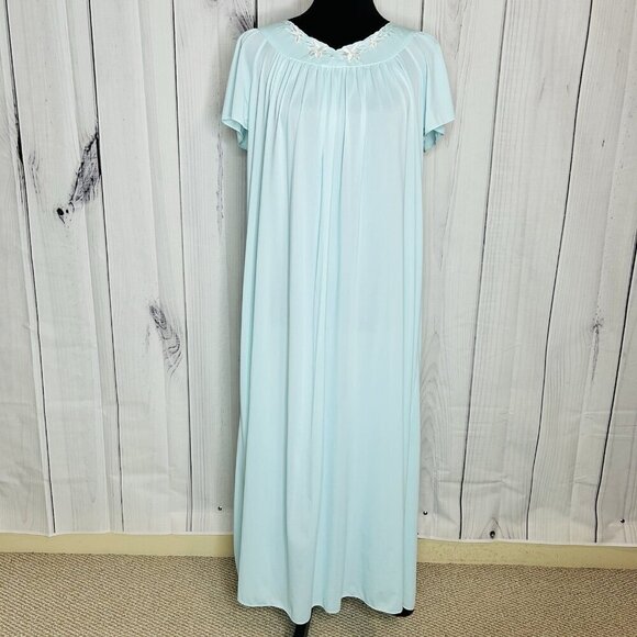Miss Elaine Classics Sz M Satin Aqua Nightgown Embroidered Neckline Short Sleeve - Picture 1 of 10